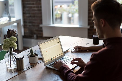 Banque en ligne : comment gérer son argent grâce à une banque en ligne ?